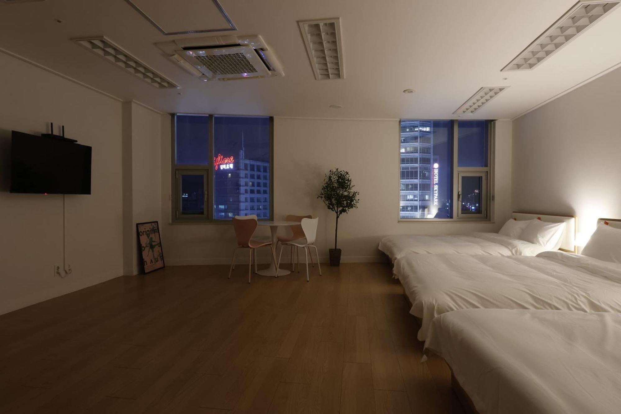 "Grand Opened" Maxtyle Guesthouse Dongdaemun Seoul Bagian luar foto