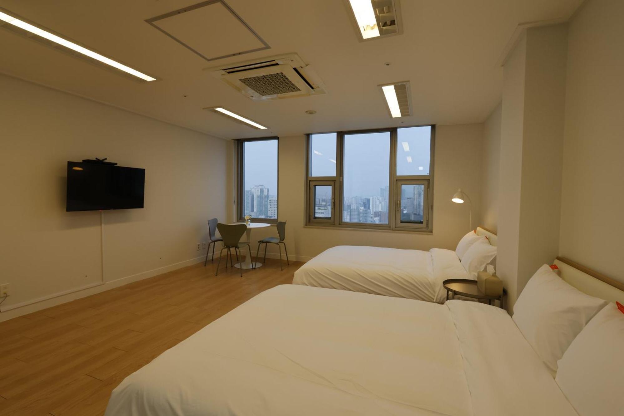 "Grand Opened" Maxtyle Guesthouse Dongdaemun Seoul Ruang foto